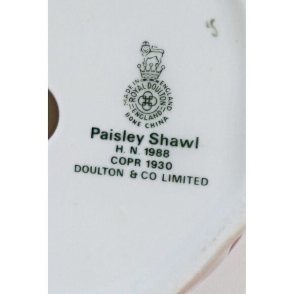 Vintage Royal Doulton Paisley Shawl Lady Porcelain Figurine Designed by L. Harra - Picture 6 of 6